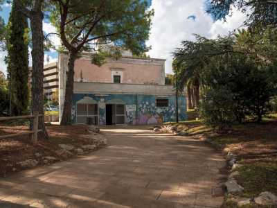La nostra prima tappa sono i bagni, posti in una delle due masserie attive un tempo in questo luogo